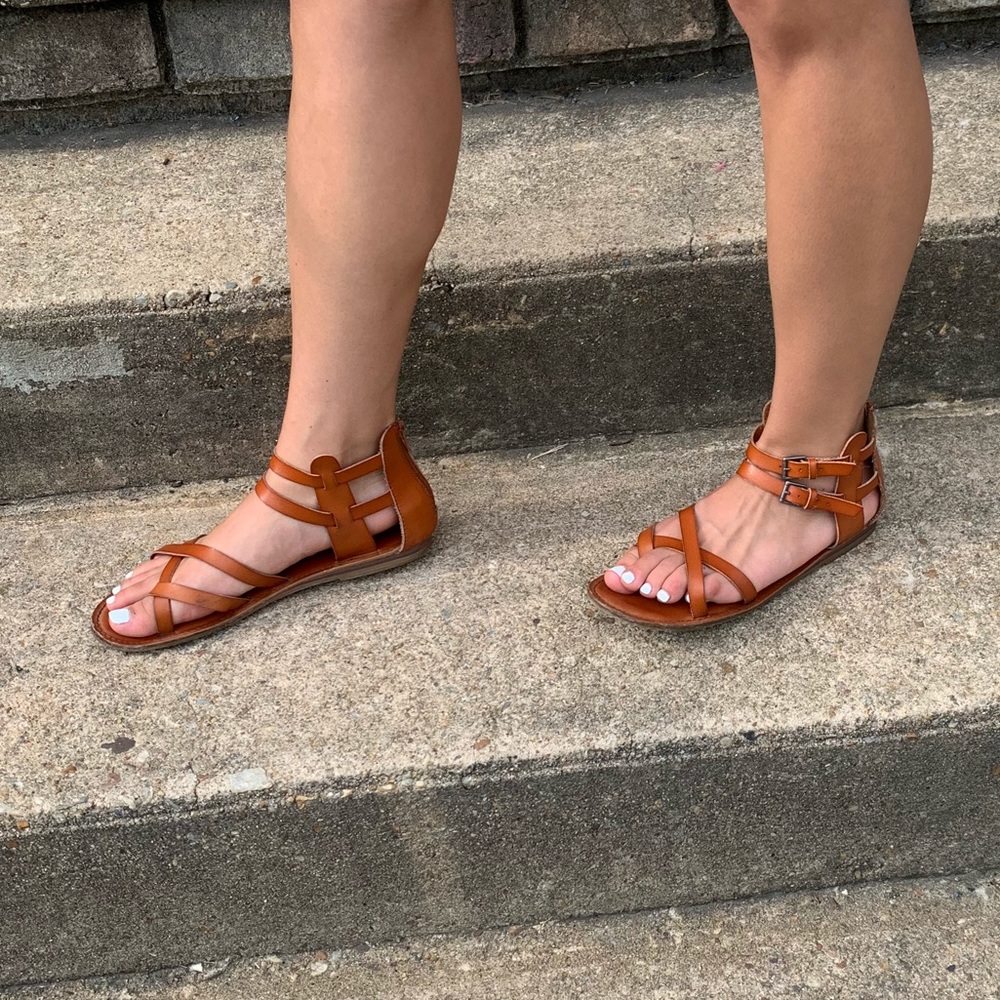 Sandals - Picture 2 of 4